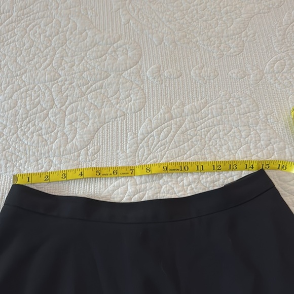 Express Black circle skirt. Like new condition - Picture 4 of 6